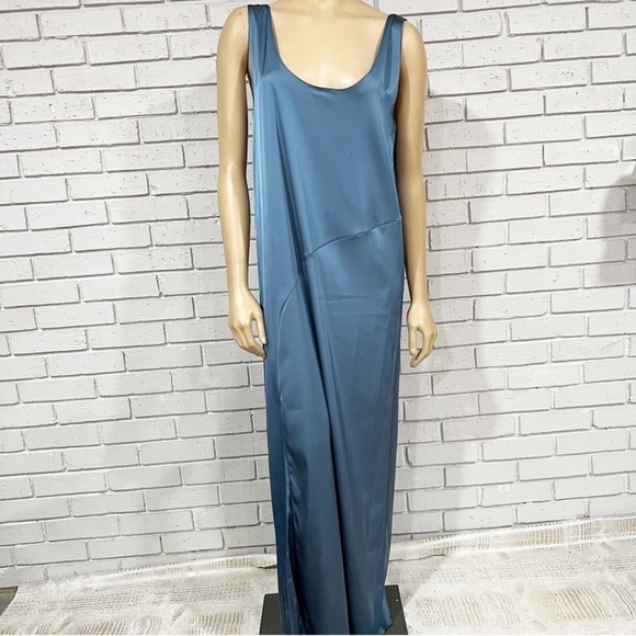 Zara Women’s Satin Effect‎ Faded Blue Dress - Picture 2 of 8